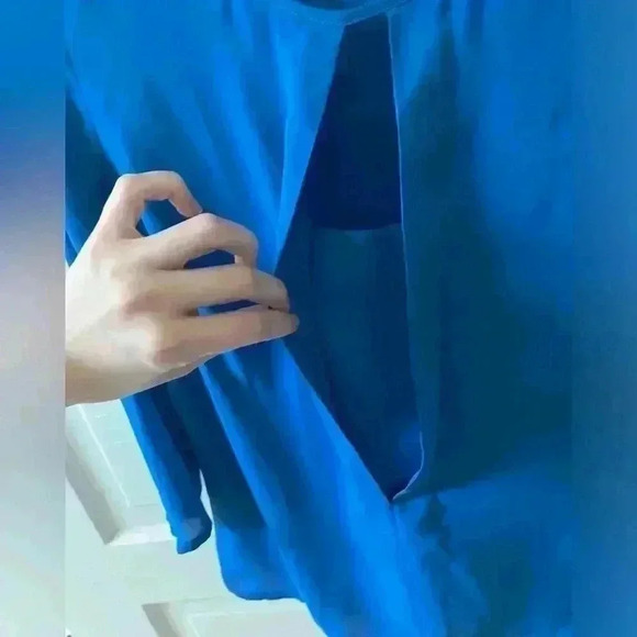 Express bright blue flowy blouse womens size extra small - Picture 5 of 7